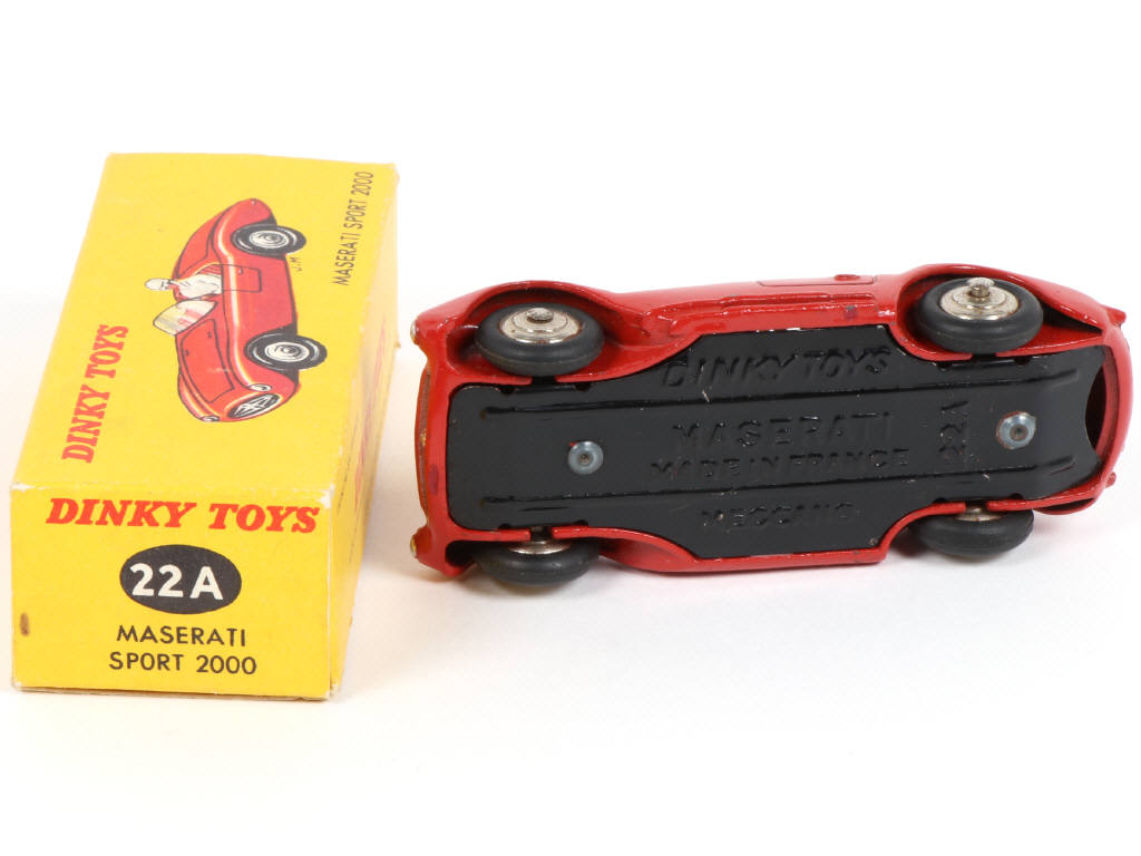 Lot 338 - DINKY TOYS (FRANCE) (1)