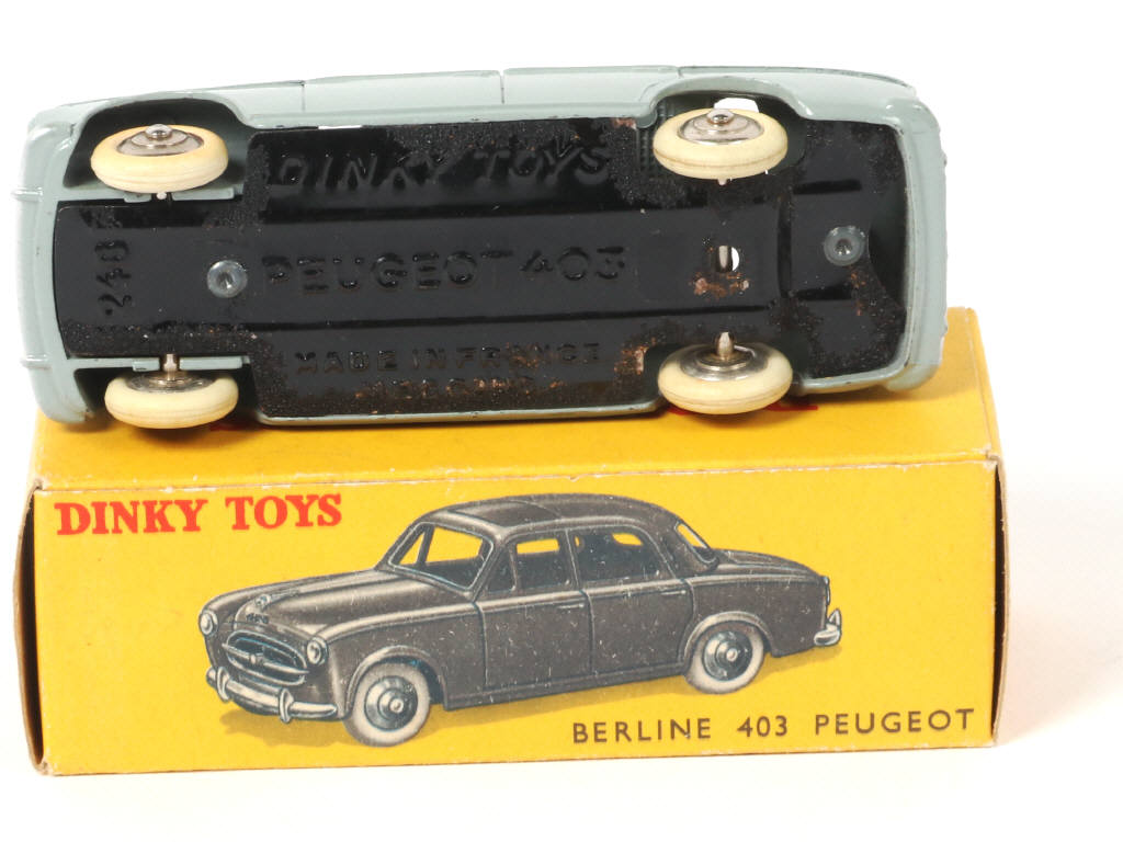 Lot 344 - DINKY TOYS (FRANCE) (1)