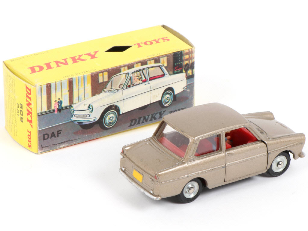 Lot 446 - DINKY TOYS (FRANCE) (1)