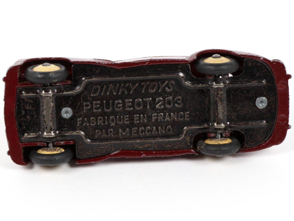 Lot 324 - DINKY TOYS (FRANCE) (1)