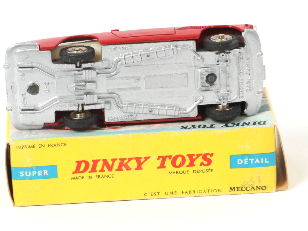 Lot 431 - DINKY TOYS (FRANCE) (1)