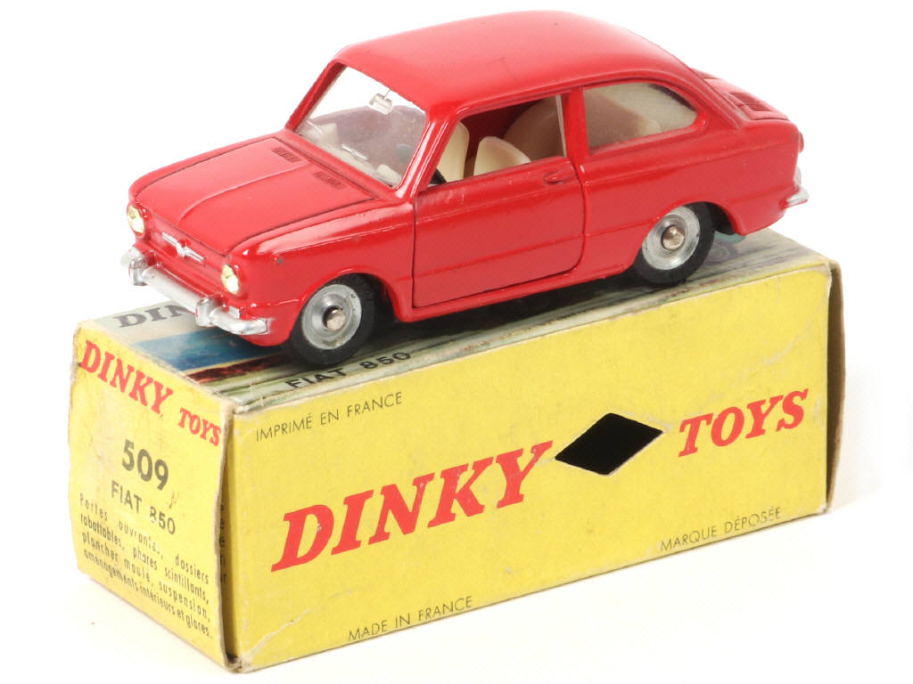 Lot 426 - DINKY TOYS (FRANCE) (1)