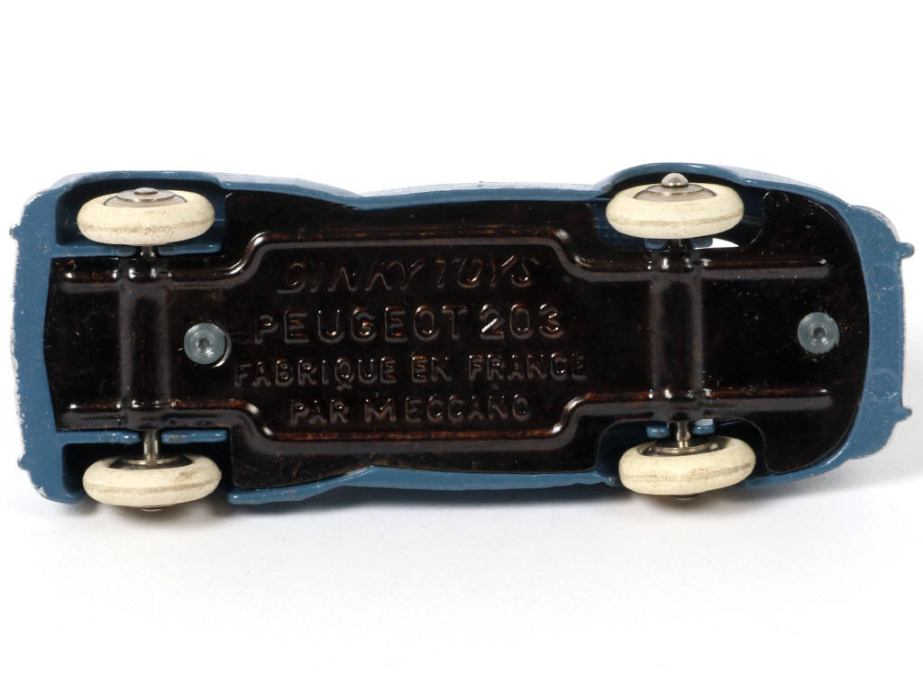 Lot 320 - DINKY TOYS (FRANCE) (1)