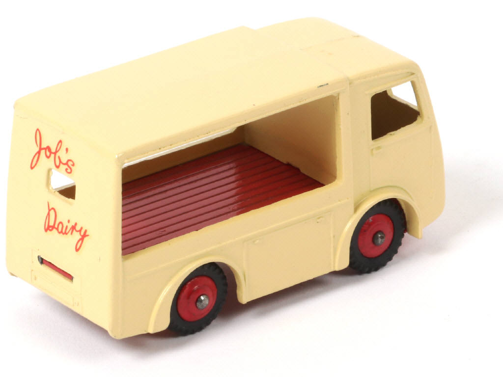 Lot 582 - DINKY TOYS (GB) (1)
