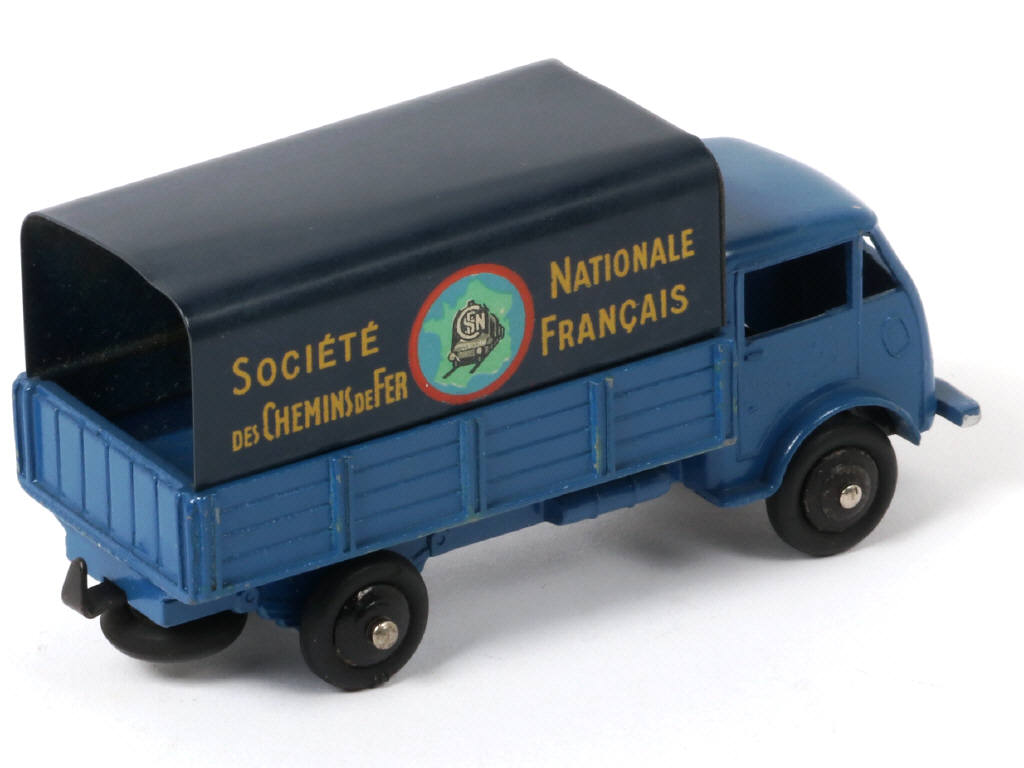 Lot 470 - DINKY TOYS (FRANCE) (1)