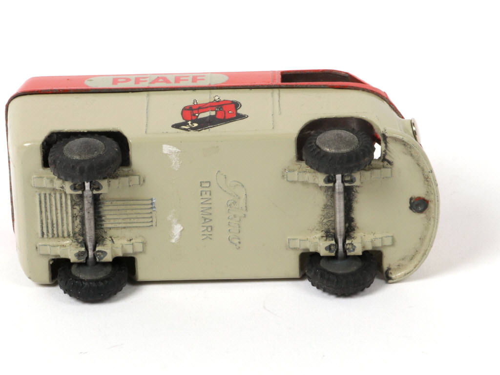 Lot 103 - TEKNO (DANEMARK) (1)