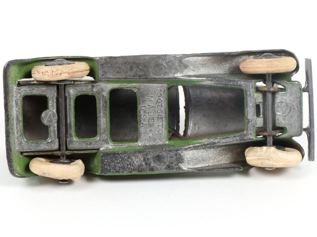 Lot 95 - TOOTSIETOY (USA) (1)