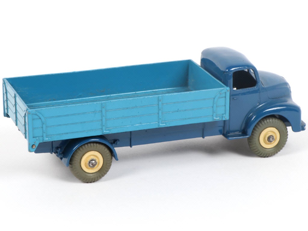 Lot 546 - DINKY TOYS (GB) (1)