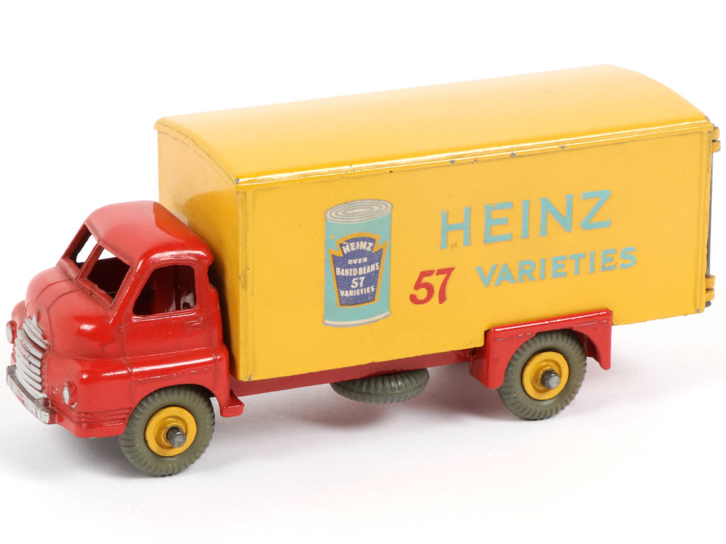 Lot 547 - DINKY TOYS (GB) (1)