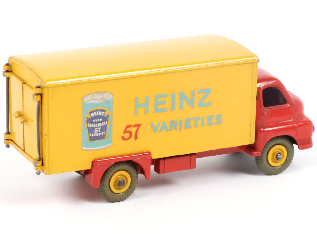 Lot 547 - DINKY TOYS (GB) (1)