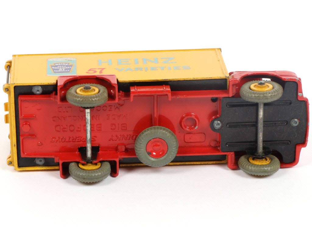 Lot 547 - DINKY TOYS (GB) (1)