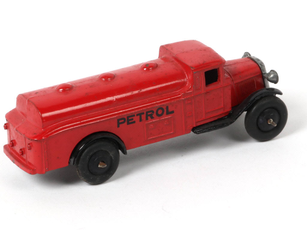 Lot 541 - DINKY TOYS (GB) (1)