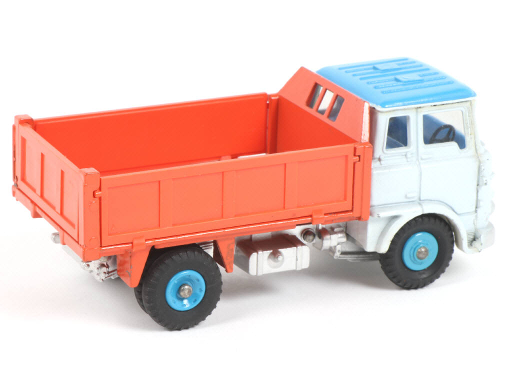 Lot 275 - DINKY TOYS (GB) (1)