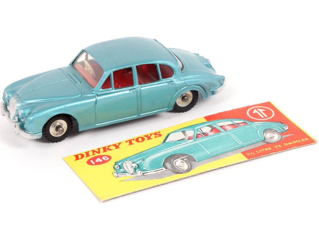 Lot 261 - DINKY TOYS (GB) (1)