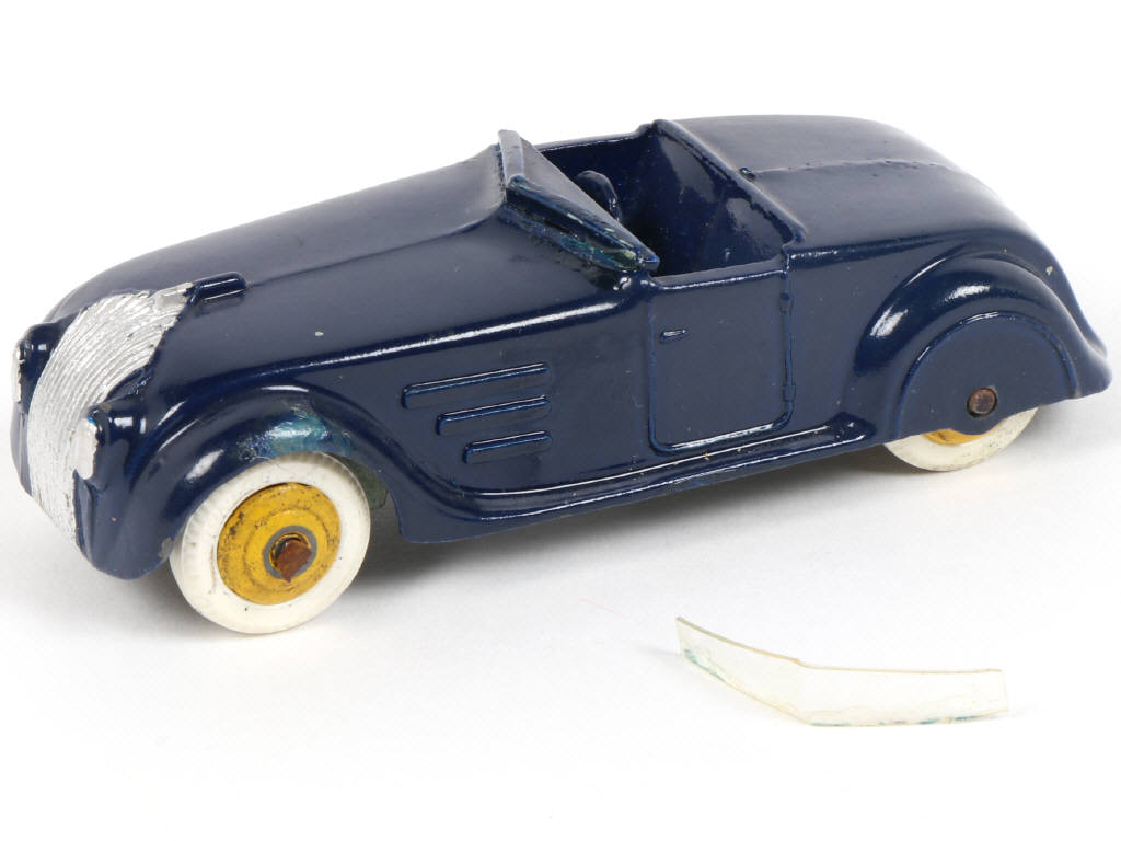 Lot 243 - DINKY TOYS (GB) (1)