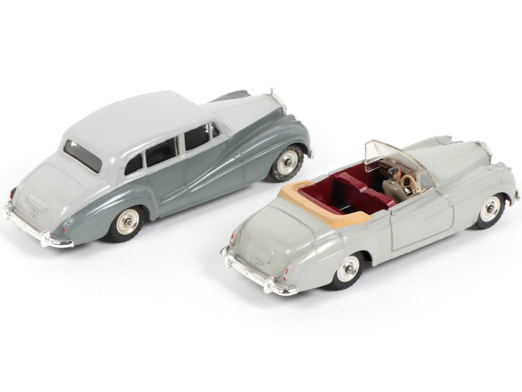Lot 298 - DINKY TOYS (GB) (2)