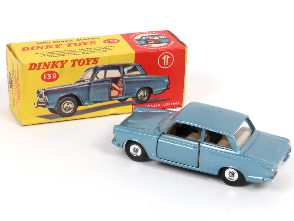 Lot 269 - DINKY TOYS (GB) (1)
