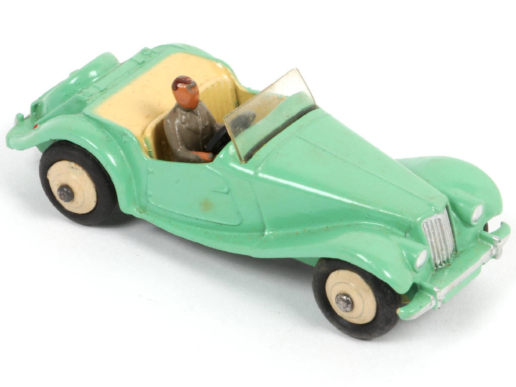 Lot 253 - DINKY TOYS (GB) (1)