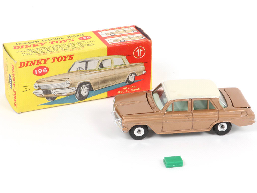 Lot 271 - DINKY TOYS (GB) (1)