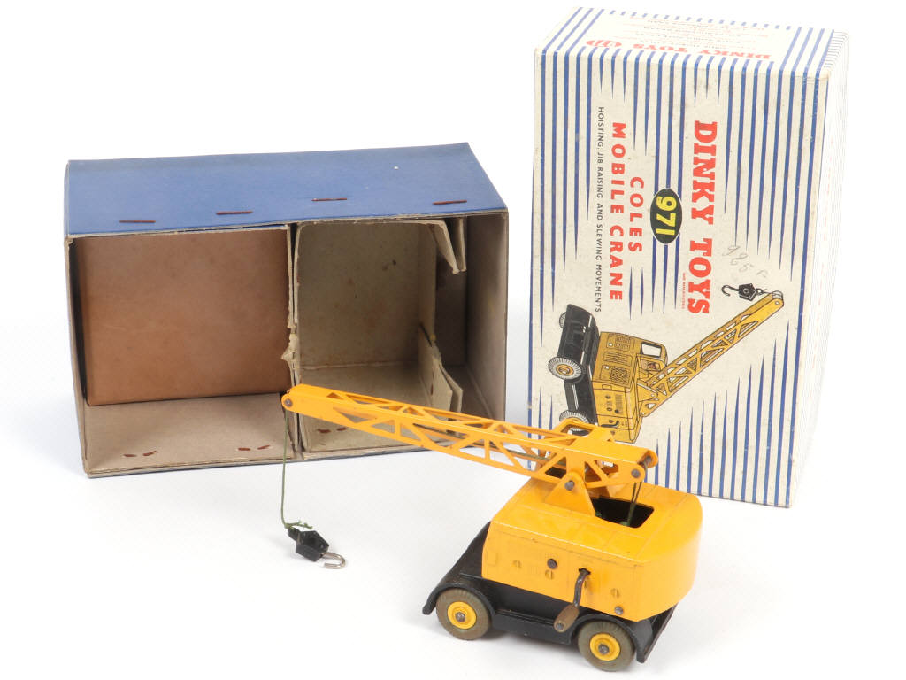 Lot 293 - DINKY TOYS (GB) (1)