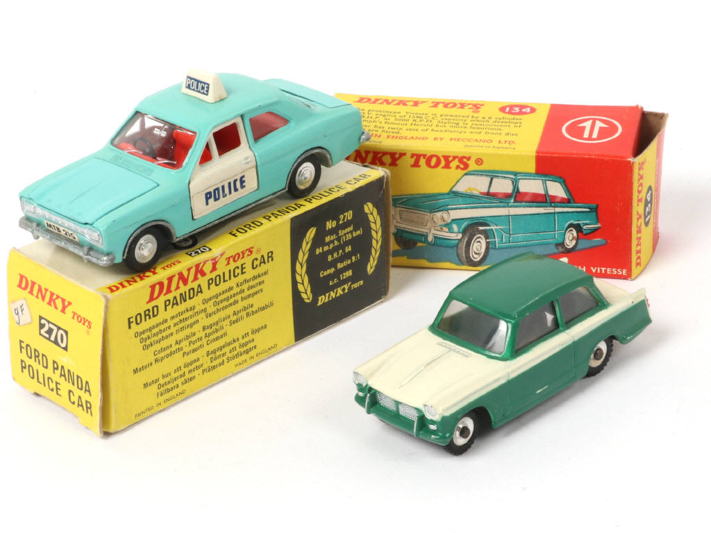 Lot 307 - DINKY TOYS (GB) (2)
