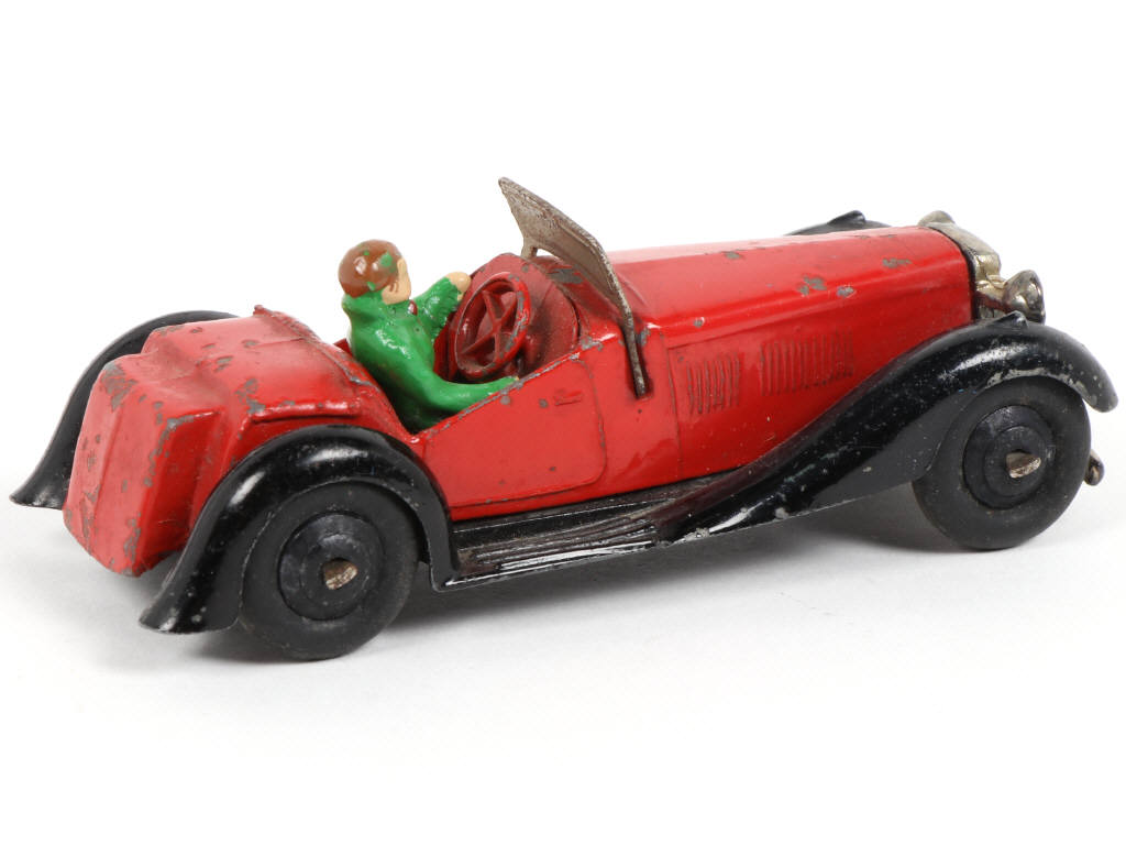 Lot 245 - DINKY TOYS (GB) (1)