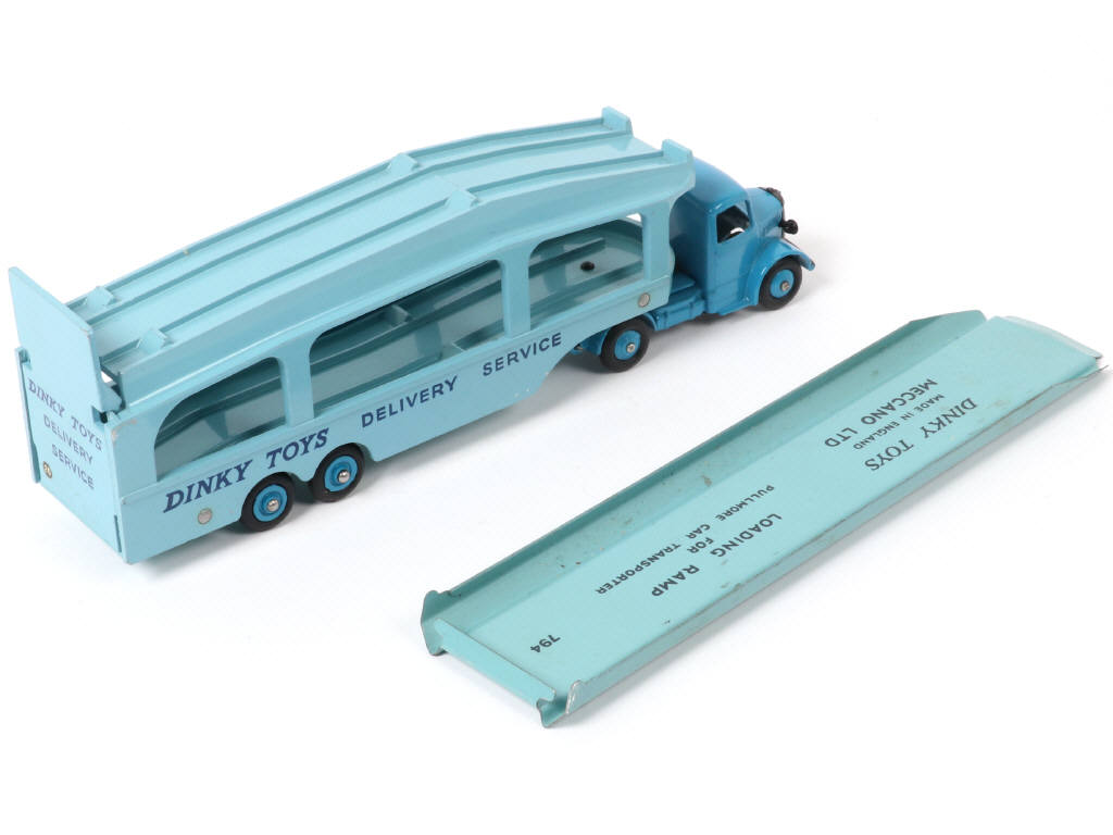 Lot 277 - DINKY TOYS (GB) (1)