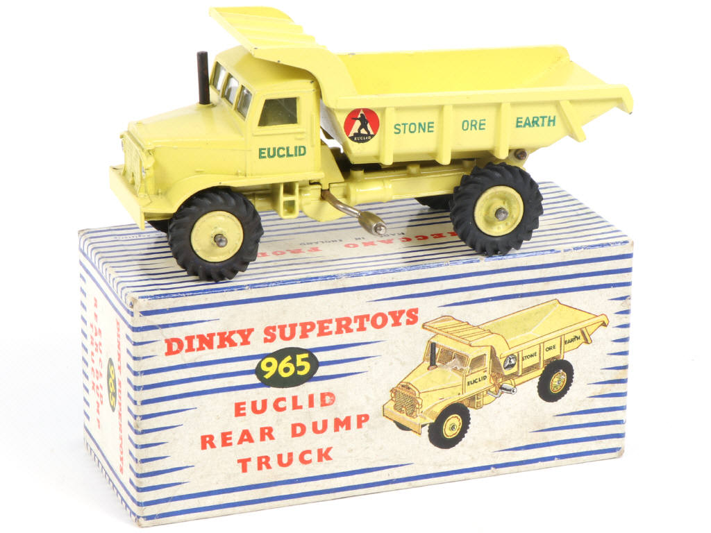 Lot 279 - DINKY TOYS (GB) (1)