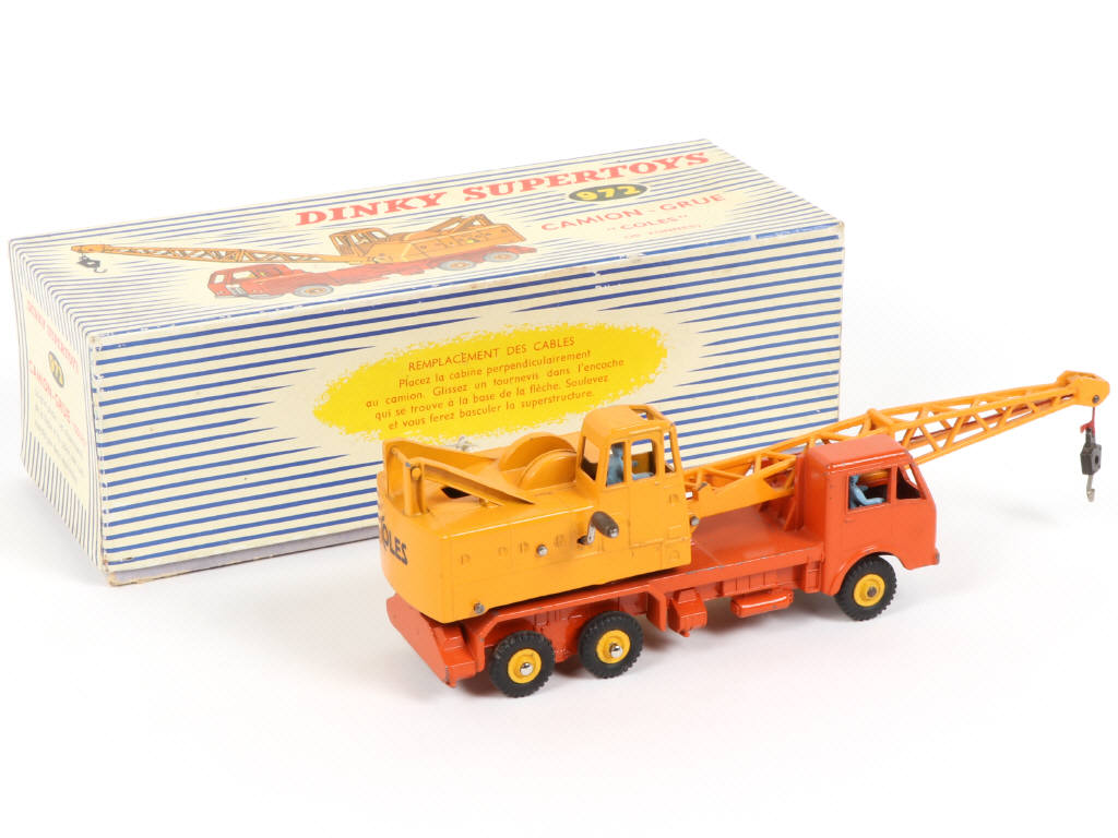 Lot 280 - DINKY TOYS (GB) (1)