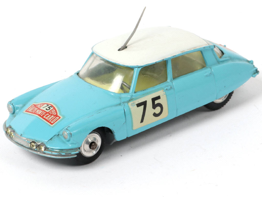 Lot 134 - CORGI TOYS (GB) (1)