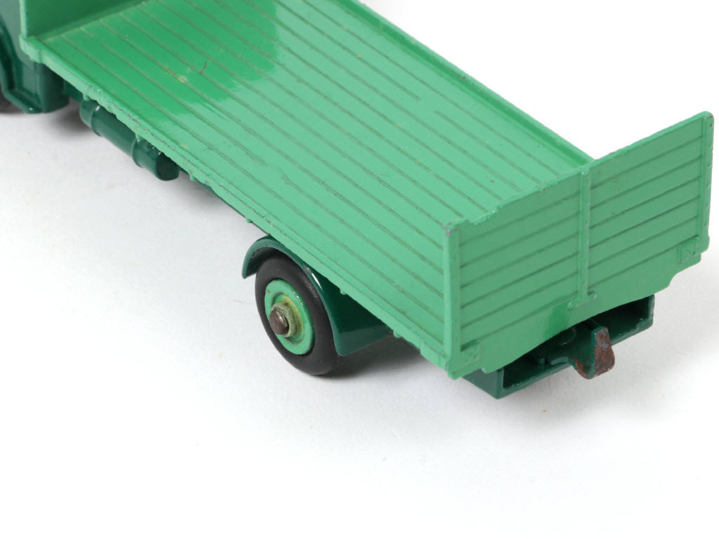 Lot 277 - DINKY TOYS (GB) (1)