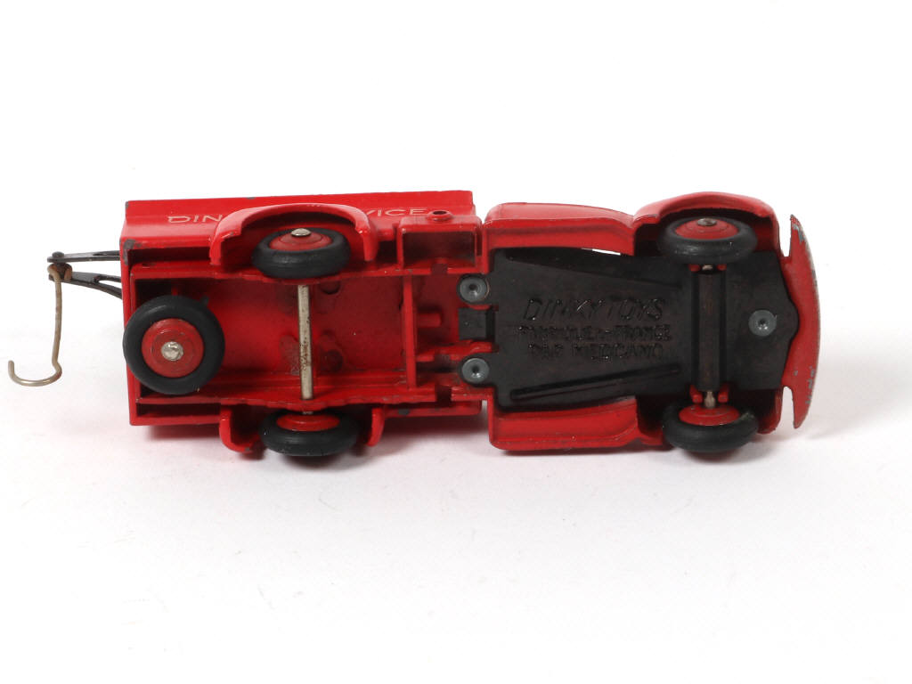 Lot 316 - DINKY TOYS (FRANCE) (1)