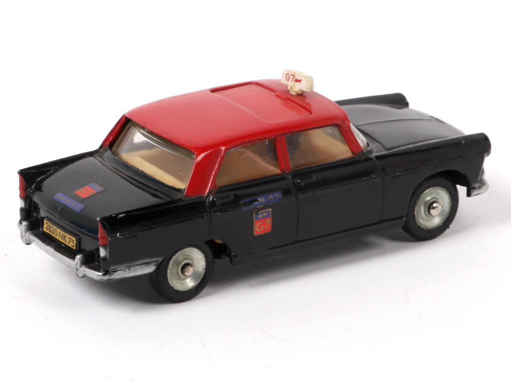 Lot 304 - DINKY TOYS (FRANCE) (1)