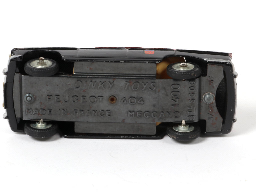 Lot 304 - DINKY TOYS (FRANCE) (1)