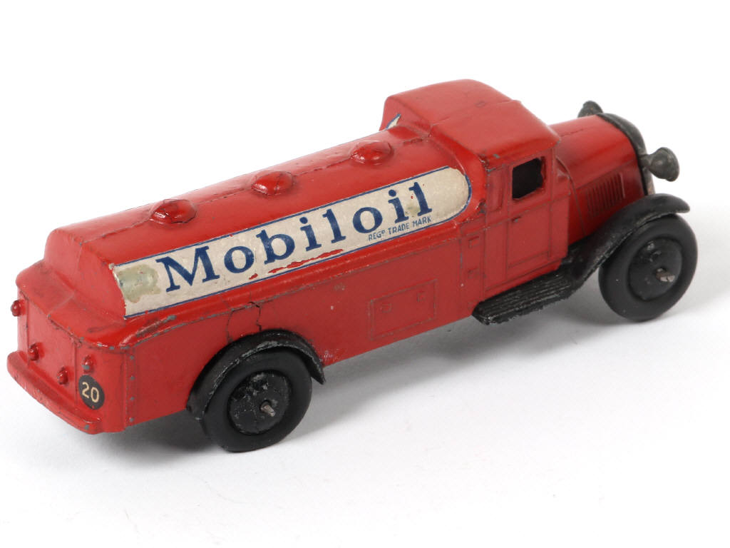 Lot 256 - DINKY TOYS (GB) (1)