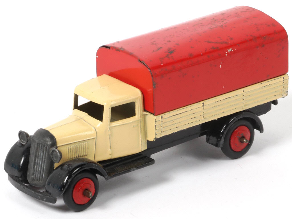 Lot 252 - DINKY TOYS (GB) (1)