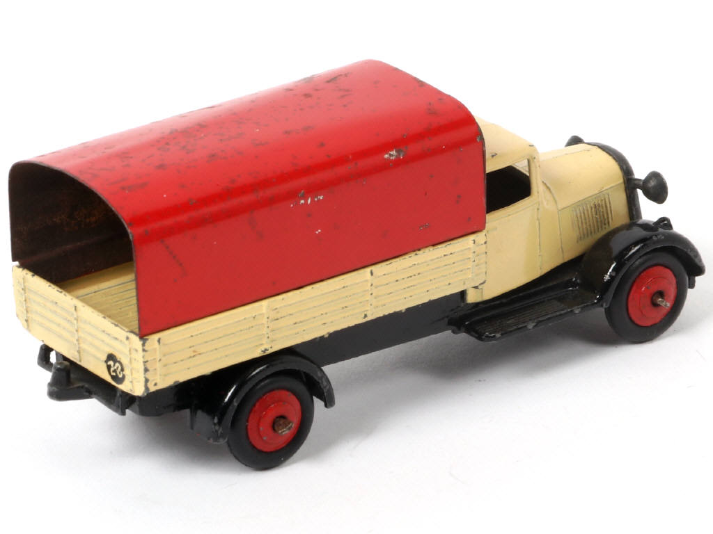 Lot 252 - DINKY TOYS (GB) (1)