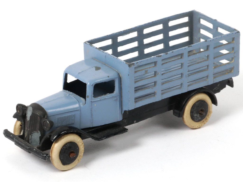 Lot 311 - DINKY TOYS (FRANCE) (1)