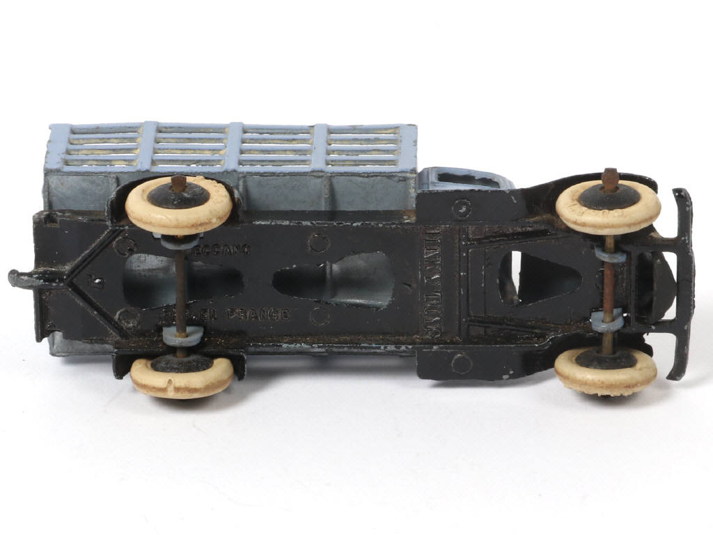 Lot 311 - DINKY TOYS (FRANCE) (1)