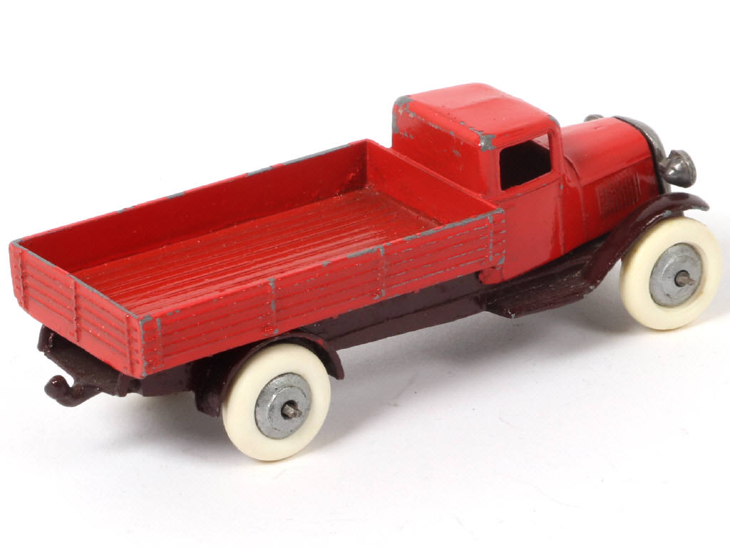 Lot 250 - DINKY TOYS (GB) (1)