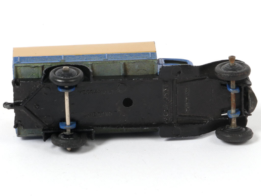 Lot 255 - DINKY TOYS (GB) (1)