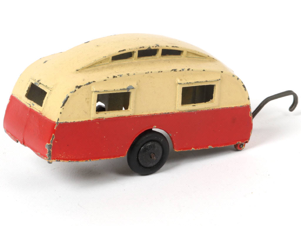 Lot 246 - DINKY TOYS (GB) (1)