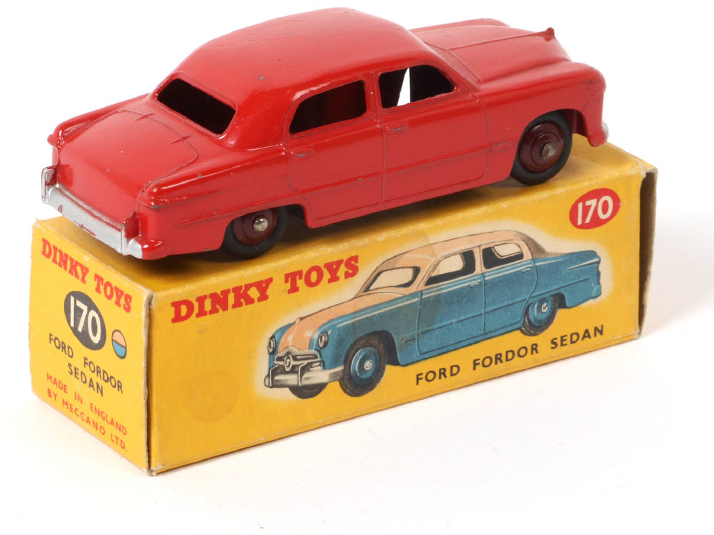 Lot 258 - DINKY TOYS (GB) (1)