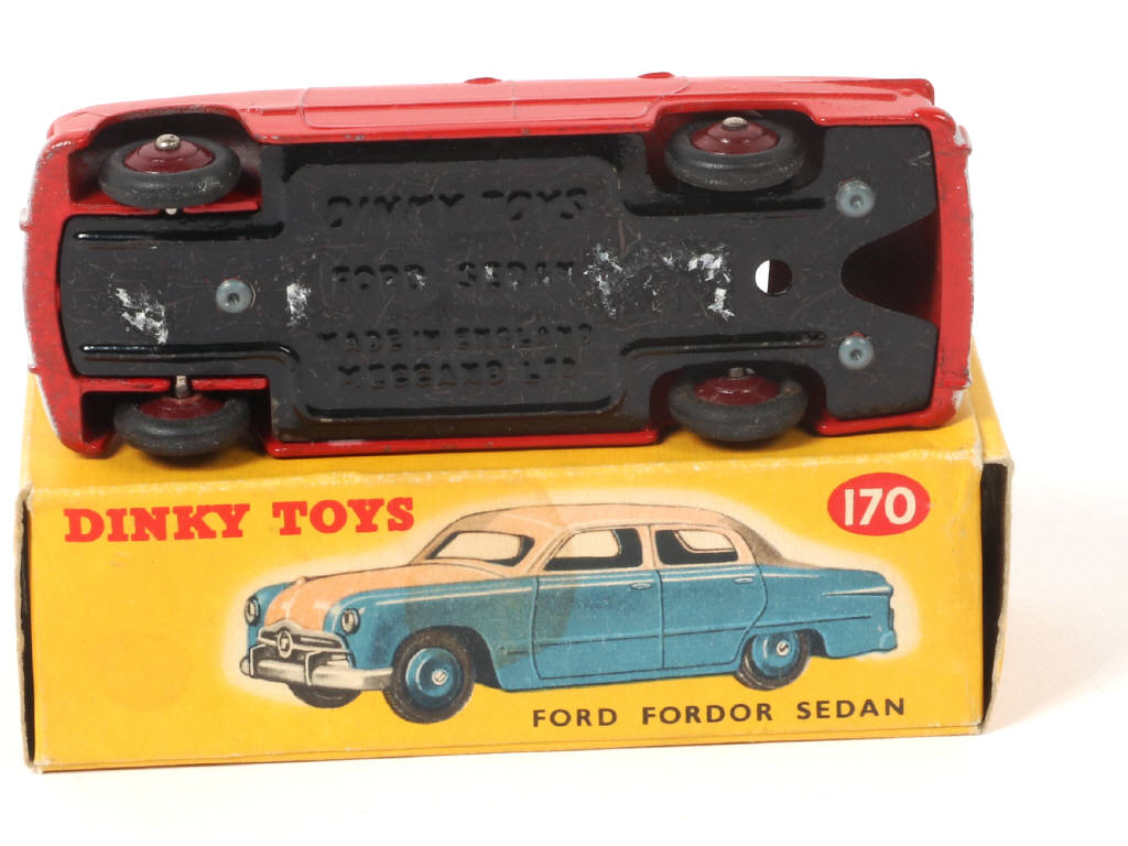 Lot 258 - DINKY TOYS (GB) (1)