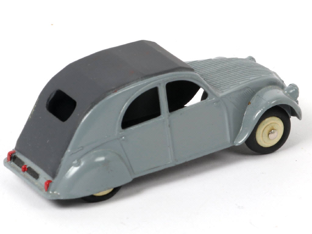 Lot 301 - DINKY TOYS (FRANCE) (1)