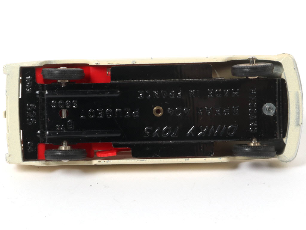 Lot 305 - DINKY TOYS (FRANCE) (1)