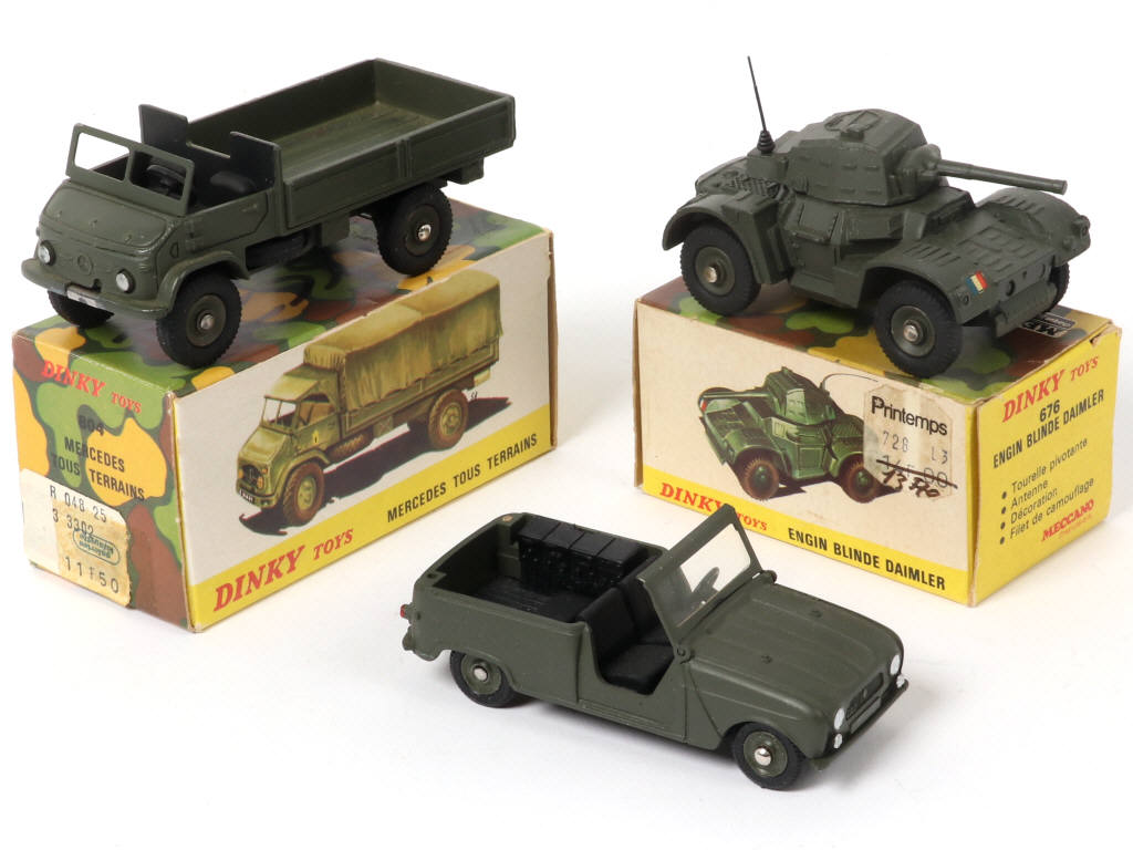 Lot 358 - DINKY TOYS (FRANCE) (3)