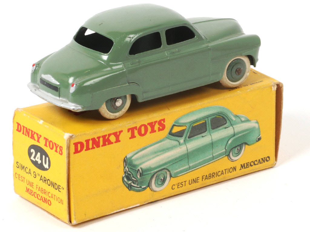 Lot 324 - DINKY TOYS (FRANCE) (1)