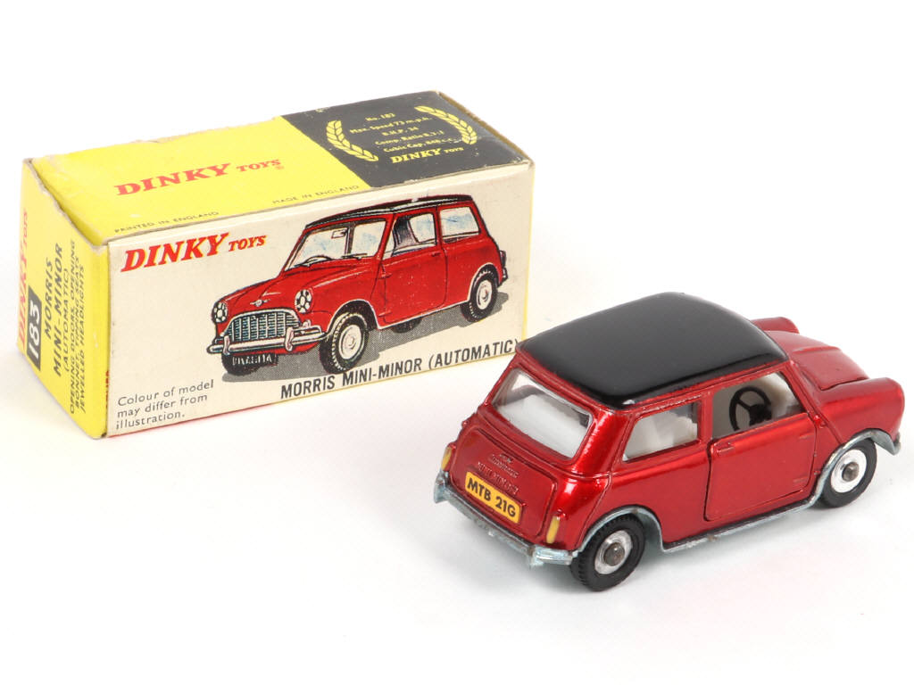 Lot 263 - DINKY TOYS (GB) (1)