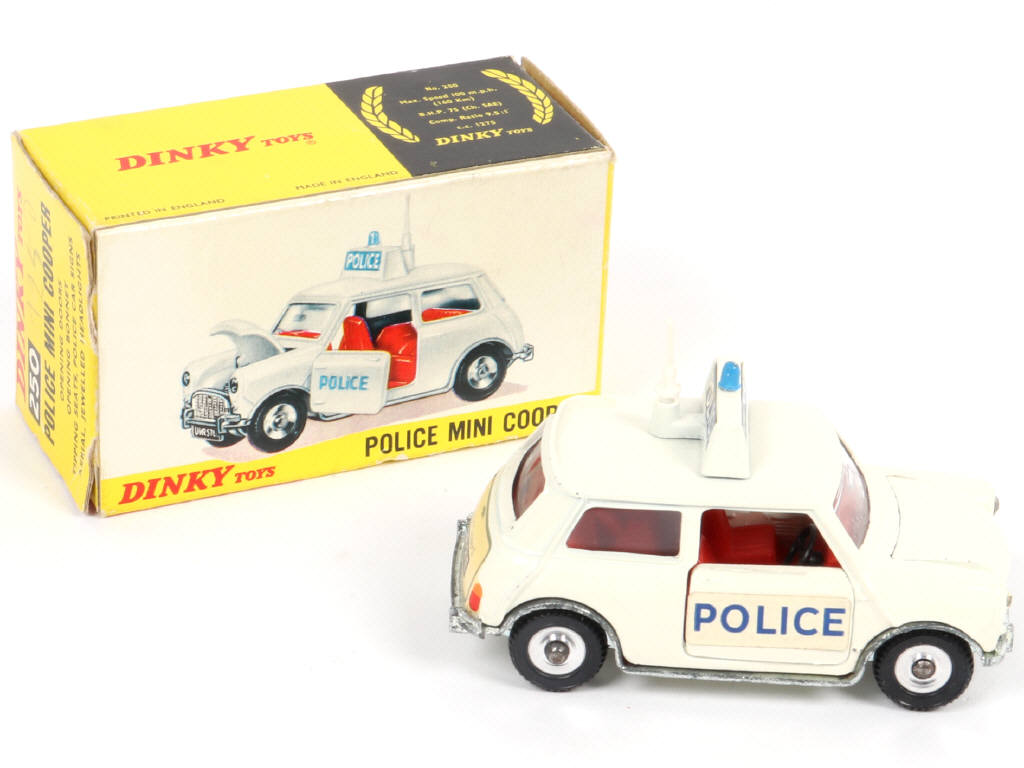 Lot 265 - DINKY TOYS (GB) (1)